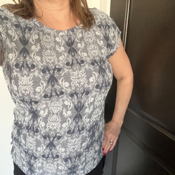 Patterned Top, soft material - Picture 2 of 4